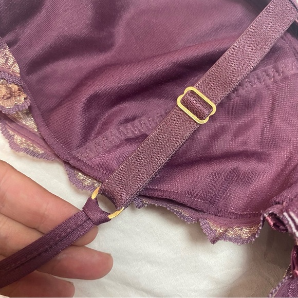Gorgeous Vintage Tapestry Bra Excellent Condition Vogue Dessous 36C Embroidered - Picture 7 of 11